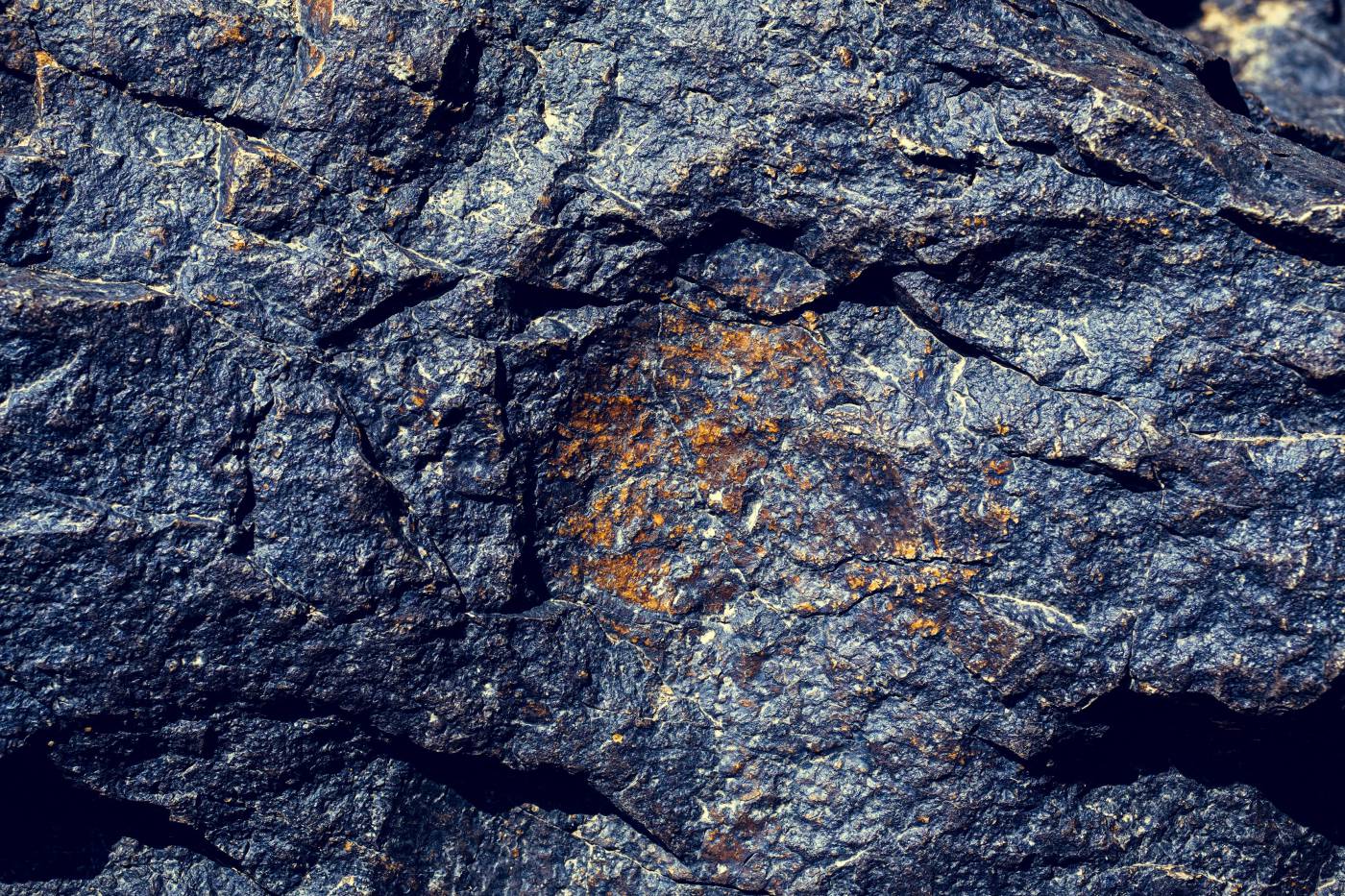  brown and gray rock formation  picture
