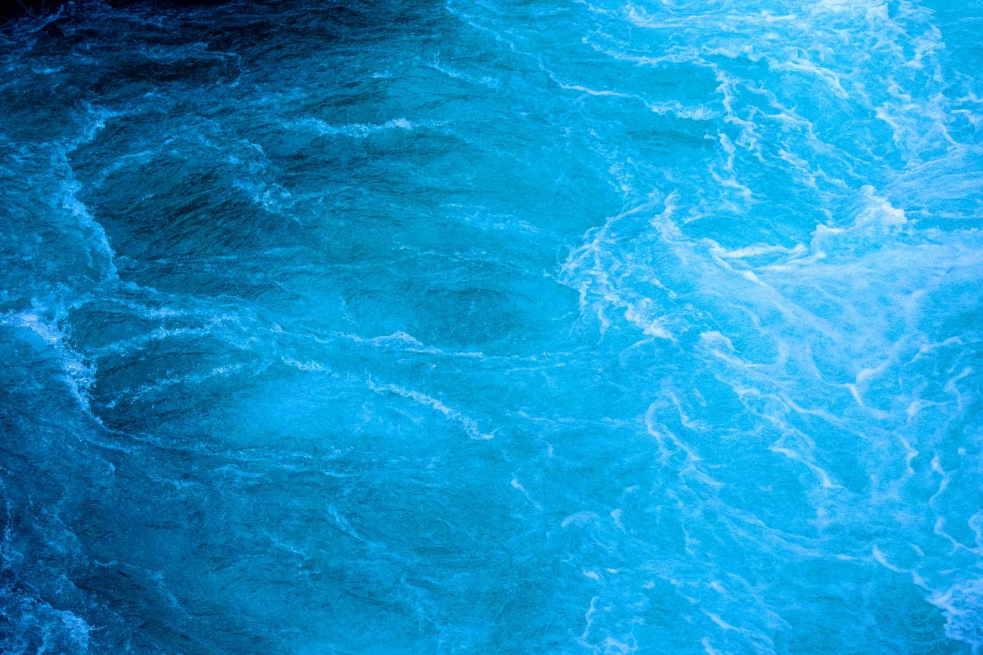  clear blue water  picture