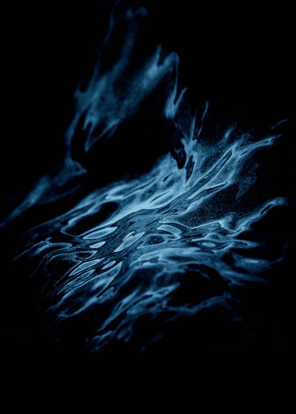 water wave in close up photography picture