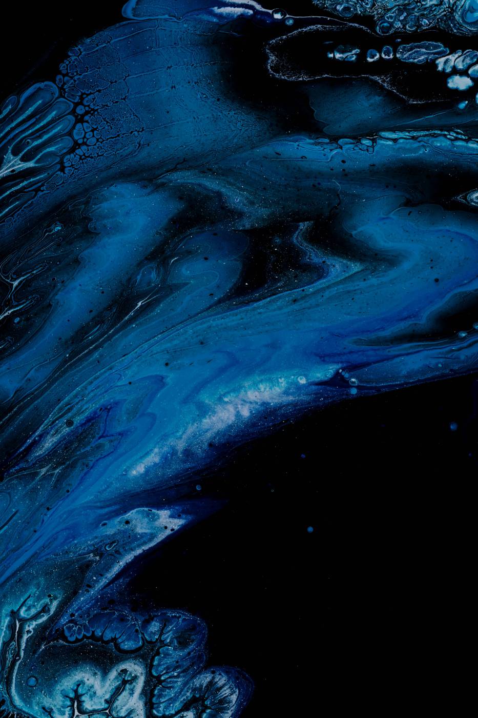 blue and white water splash picture